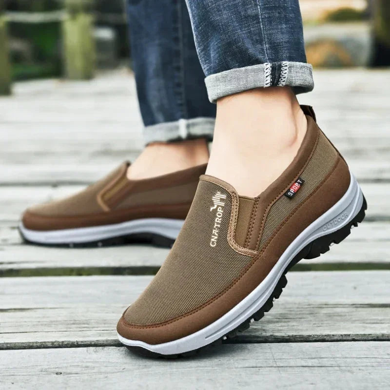 Men's Casual Shoes Classic Loafers Anti-slip Soft Sole Comfortable Men's Leather Sneakers Non-slip Retro Driving Shoes Plus Size