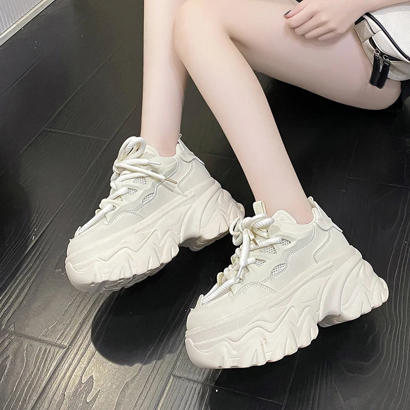 Women Platform Casual Breathable Mesh Shoes 2023 New Summer Chunky Sneakers 8.5CM Wedges Hidden Heels Hollow Leisure Shoes Woman