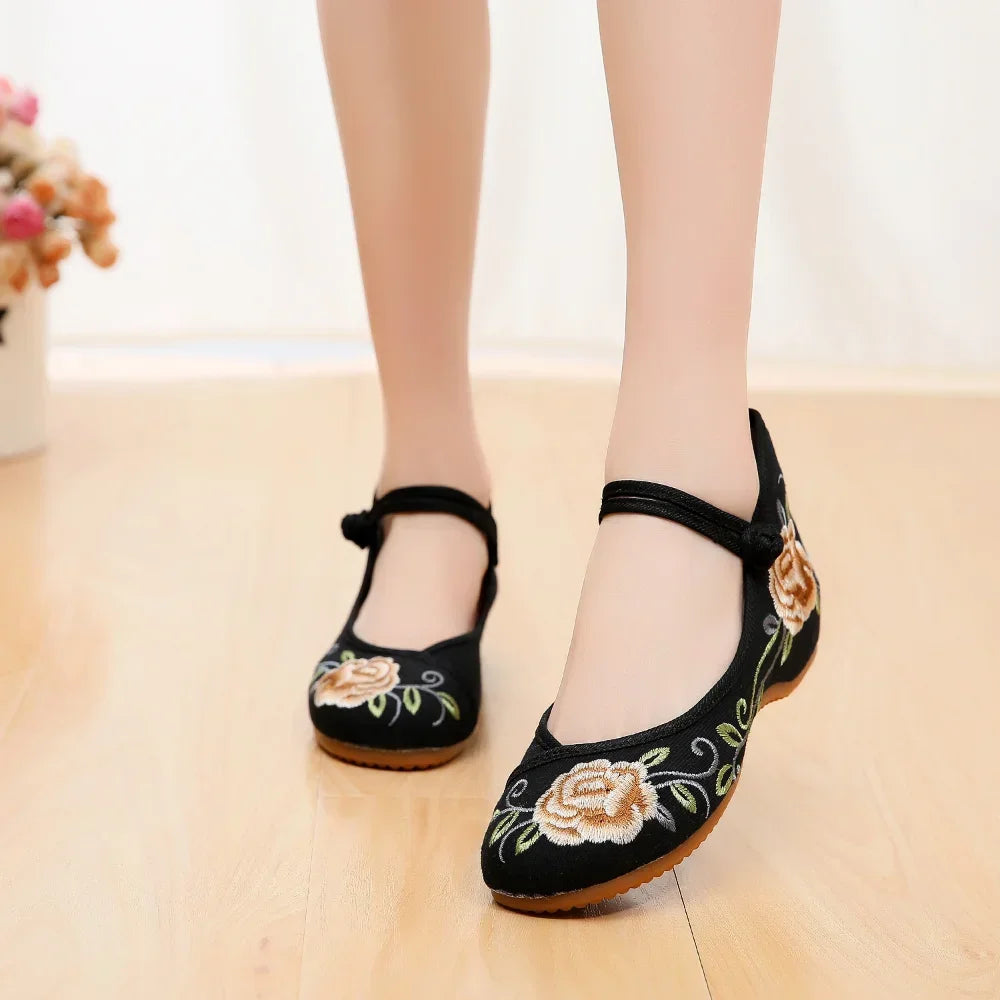 Casual Shoes for Women Fashion Vintage Elegant Ethnic Style Embroidery Streetwear Chinese Style Women's Shoes Summer New